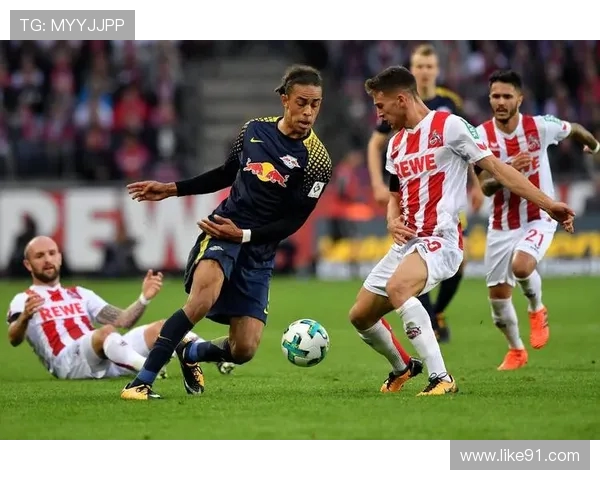 天下足球对欧冠赛事的深度解读与分析